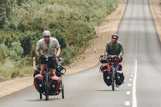 De Australia a China en bicicleta: la aventura de tres argentinos por el mundo