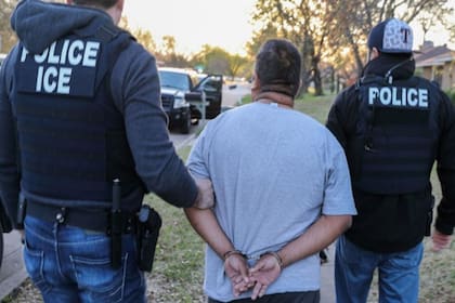 La normativa establece que los migrantes que cumplan condena serán trasladados a un punto de entrada para su expulsión del país