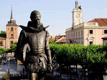 Homenaje a Cervantes en Alcalá de Henares, su ciudad natal