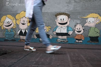 Un mural en las paredes de San Telmo con los personajes de la tira Mafalda