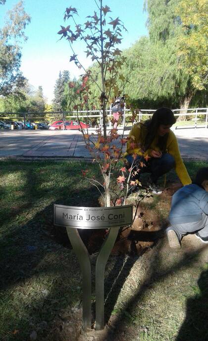 Homenaje a Majo en la facultad donde estudiaba