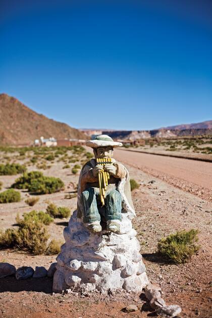Homenaje al colla músico en la entrada de Huancar, en la puna jujeña.