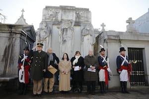 El sentido homenaje al prócer argentino en el cementerio donde descansan sus restos