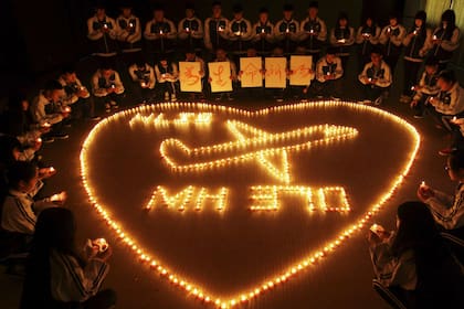Homenaje en la playa a las víctimas del avión de Malaysia Airlines