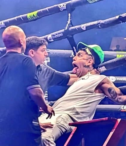 Homer el Mero Mero debió ser atendido por personal del evento