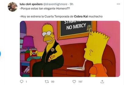 Homero Simpson, preparado para ver la cuarta temporada de Cobra Kai, que consta de 10 episodios, y pueden verse todos de una sola vez, sin tener que esperar un tiempo entre uno y el otro, como pasa con otras series
