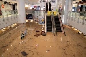 Inundaciones en Hong Kong tras sus peores lluvias jamás registradas: dos muertos y alerta negra