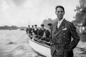 Casi dos siglos de tradición de un espectáculo de la élite británica en aguas cada vez más insalubres