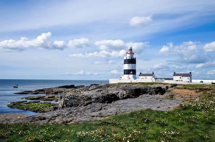 Hook Lighthouse, el faro operativo más antiguo del mundo, se mantiene intacto.