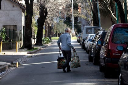 Hora de hacer las compras en el barrio Rawson, de Agronomía