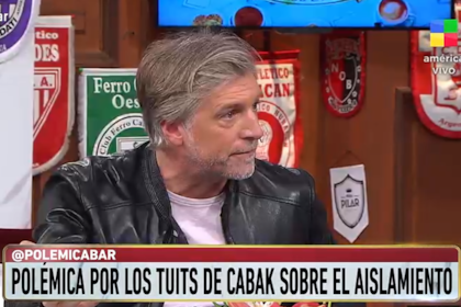 Luego de que Horacio Cabak diera positivo en el testeo de coronavirus, debieron ser aislados dos de sus compañeros en Polémica en el bar: Mariano Iúdica y Chiche Gelblung