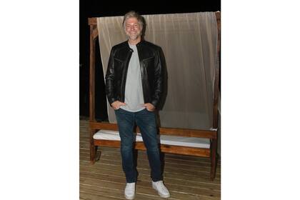 Horacio Cabak en la Cena-fiesta de blanco en Ufo Point