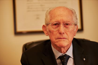 Horacio Humberto Savoia, abogado que patrocinó al Círculo Italiano de Buenos Aires y a unas 15 entidades de italianos en la Argentina para evitar el traslado del Monumento de Colón de su sitio original detrás de la Casa Rosada