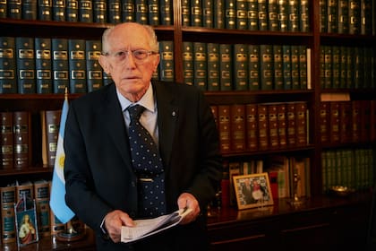 Horacio Humberto Savoia lucho judicialmente para que el Monumento a Colón no fuera trasladado del lugar donde lo puso la colectividad italiana, en el parque que se ubica detrás de la Casa Rosada