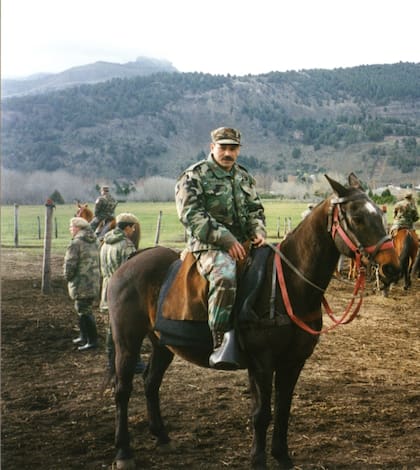 Horacio Núñez prestó servicio en la Armada hasta 2011. Estuvo en comisión como soldado de Naciones Unidas dos veces en Chipre y una en Haití.