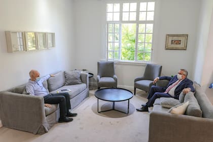 Horacio Rodríguez Larreta con Alberto Fernández, en la oficina del presidente en la Quinta de Olivos