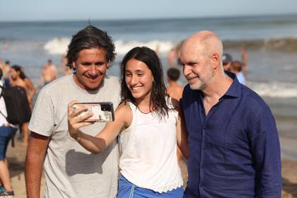 Horacio Rodríguez Larreta en la playa de Pinamar