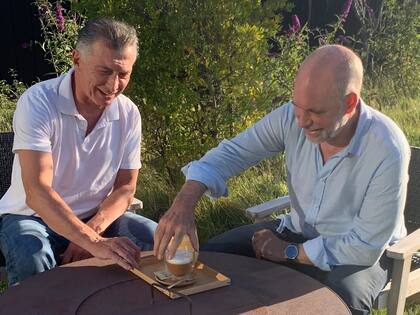 Horacio Rodriguéz Larreta y Mauricio Macri en el country Cumelén de Villa La Angostura (Neuquén)