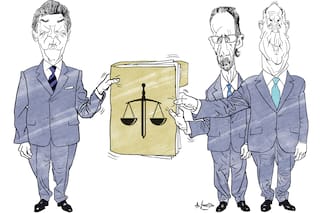 Más grietas en la cima del poder