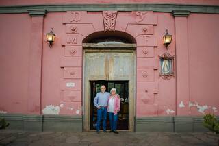 Viajaron, criaron hijos y, después, regresaron a Tinogasta donde recuperaron una casona histórica