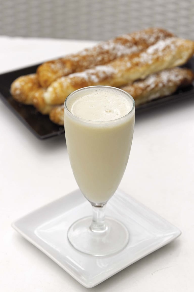 Horchata con fartons en Alboraya