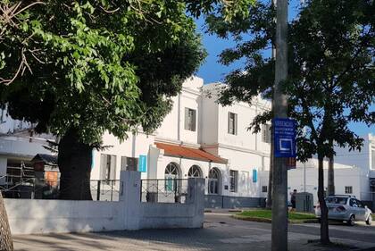 Hospital Roque Sáenz Peña de Rosario, donde llevaron a un hombre que se electrocutó cuando subió al techo de una vivienda