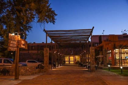 El hotel Belén, en Catamarca, reabrió principalmente para algunos trabajadores, pero el restaurante todavía se mantiene cerrado