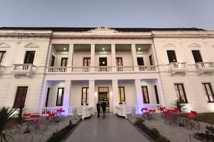 El Atlántico, el hotel de lujo que renace de sus cenizas: sobrevivió a incendios, saqueos y años de abandono