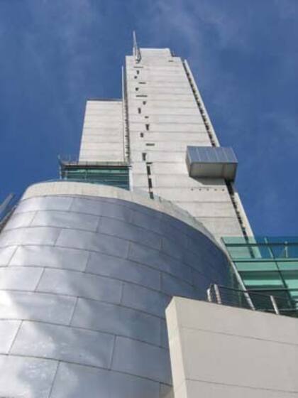 Hotel Decápolis, en Panamá, de Lacroze, Miguens, Prati