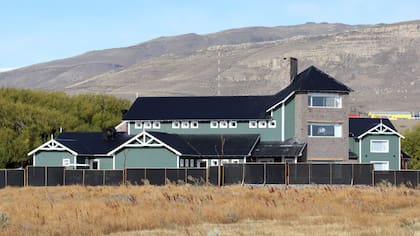 Hotel Los Sauces: es el hotel boutique de El Calafate y pertenece a la familia Kirchner. Sus movimientos de cuentas son investigados por la justicia