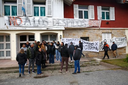 Hoteles de Chapadmalal: 58 trabajadores en alerta y 30 familias al borde del desalojo