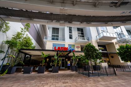 Hoteles y restaurantes deberán notificar por escrito la expulsión de clientes que no paguen o incumplan horarios, según la HB 535