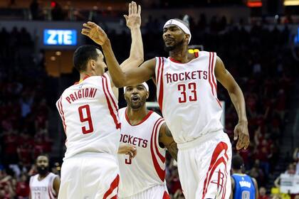 Houston comenzó los playoffs con un triunfo