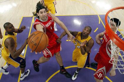 Luis Scola es el argentino que pasó por más equipos: cinco; la de Houston, que duró cinco años y en la que era titular, fue su mejor etapa en la NBA.