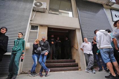 La Policía allanó una vivienda en Emilio Lamarca al 400, en Floresta, por supuestas conexiones con la organización libanesa Hezbollah