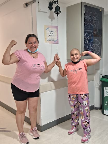 Hoy, a sus 11 años, Mía está súper bien: activa sin parar, inteligente y con una valentía que impresiona.