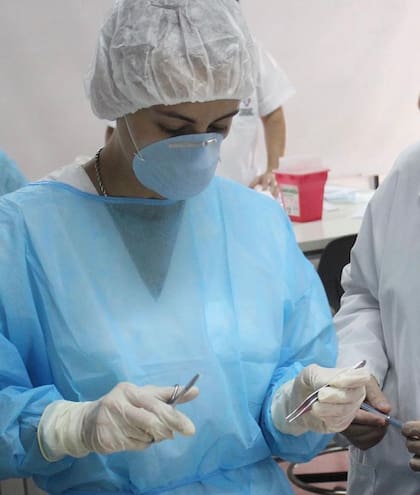 Hoy, a sus 27 y ya recibida de médica, homologa la donación de sangre a la de una célula reproductiva