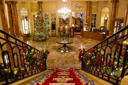Hoy cierra el Ritz, el hotel más lujoso de España