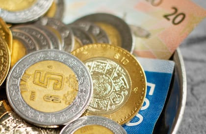 Hoy, el peso mexicano se mantiene firme frente al dólar