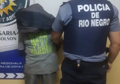 Hoy la policía de Río Negro detuvo a un hombre que habría iniciado anoche una fogata en cercanías de El Bolsón