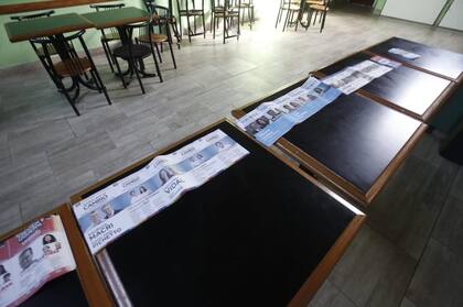 Un cuarto oscuro de la Ciudad de Buenos Aires. A diferencia de las PASO, se ven muchas menos boletas