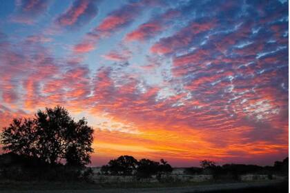 Hoy solo quedan la escuela restaurada y el cementerio