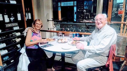 "Hoy tenemos otra vida y otras preocupaciones y gracias a Dios nos comprendemos, nos entendemos y nos queremos", dice Osvaldo