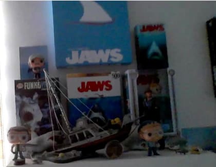 Hoyos tiene toda una colección de objetos de la película "Tiburón".