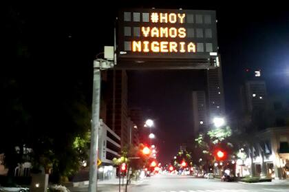 #HoyVamosNigeria, el hashtag que iluminó las calles de Buenos Aires para alentar ante Nigeria