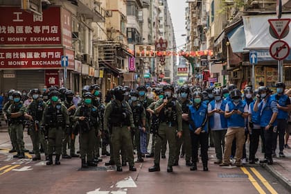 Occidente critica la represión a las manifestaciones en Hong Kong y contra la minoría musulmana iugur, entre otras restricciones a las libertades civiles