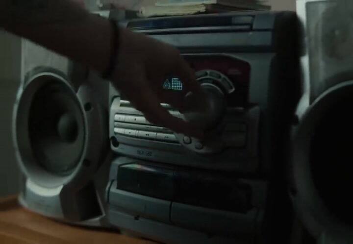 "Con Otra" la canción furor de Cazzu