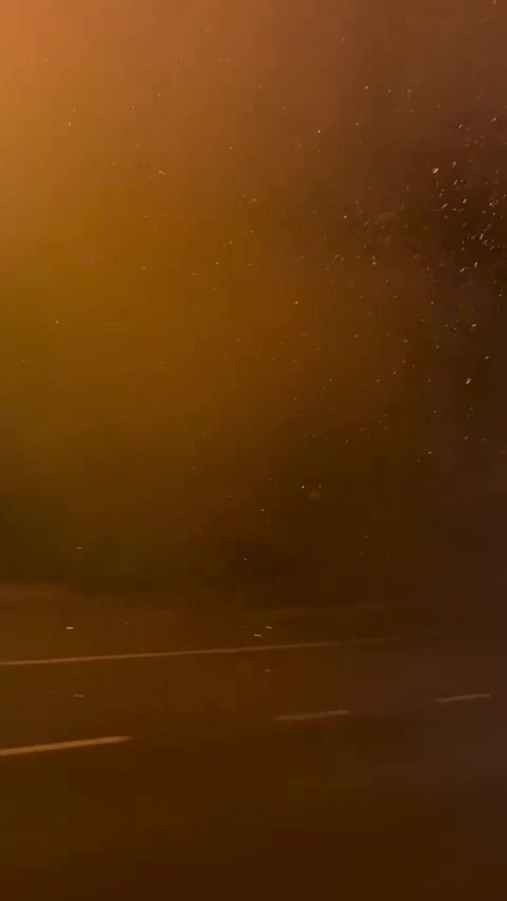 El fuego llegó a la Ruta Nacional 40, entre Epuyén y El Hoyo