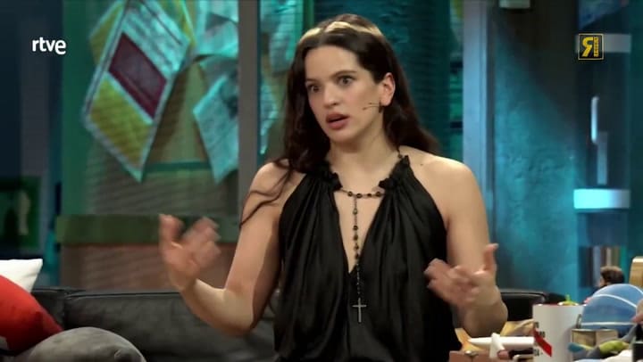 Rosalía reveló que sigue estudiando canto
