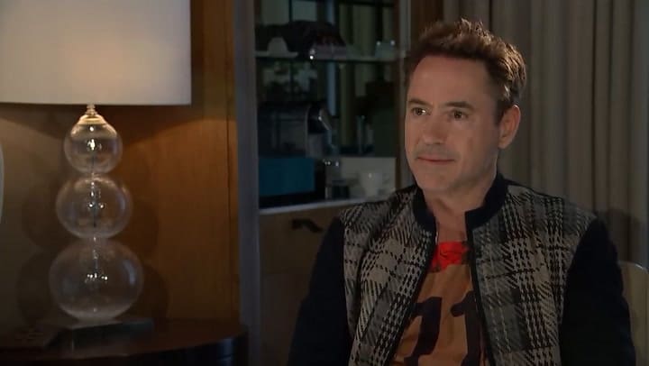 Robert Downey Jr. abandona entrevista - Fuente: YouTube